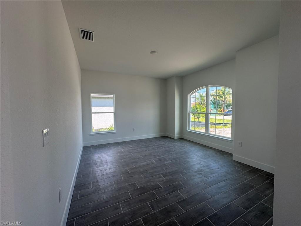 302 SE 1st TER photo 6