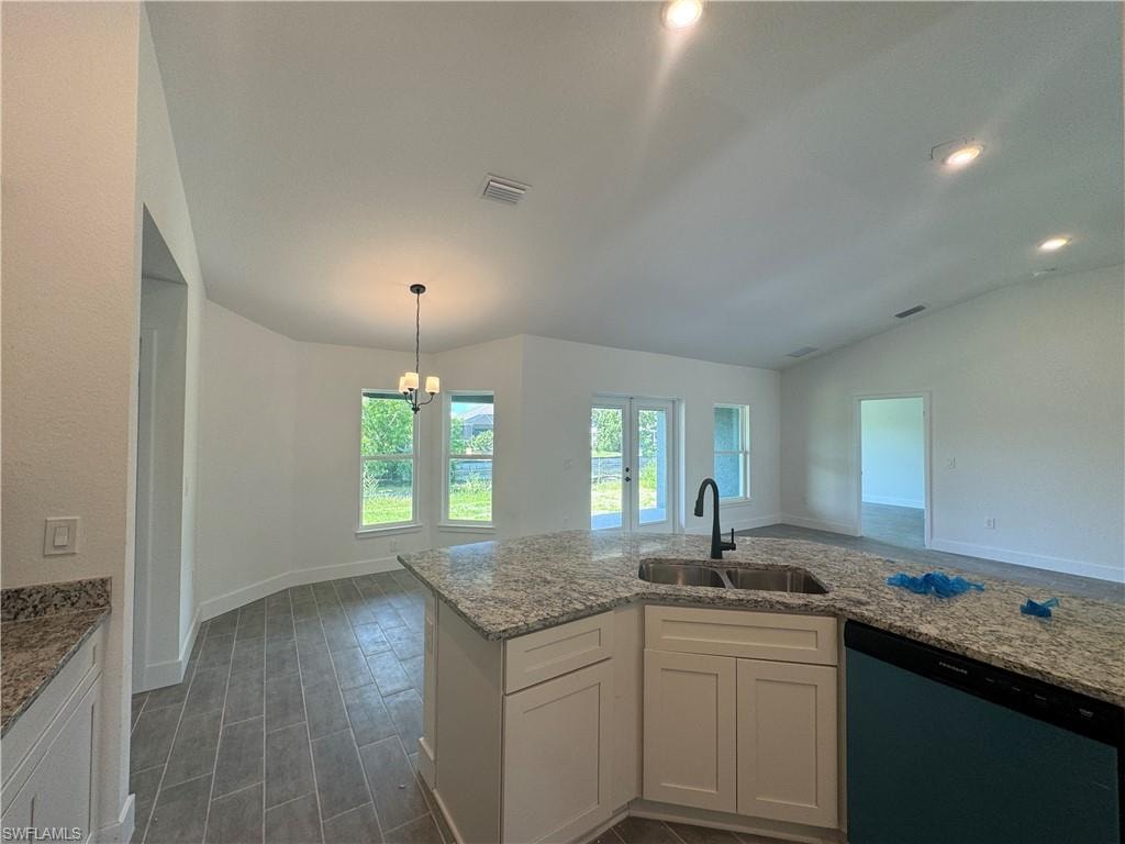 302 SE 1st TER photo 16