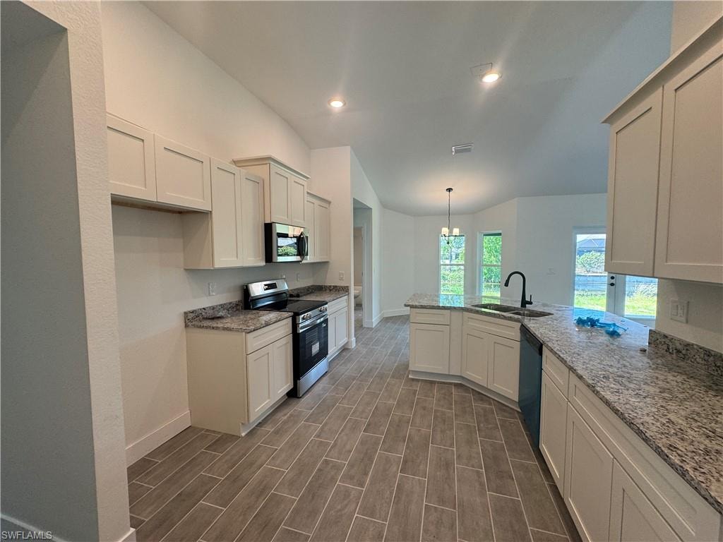302 SE 1st TER photo 15