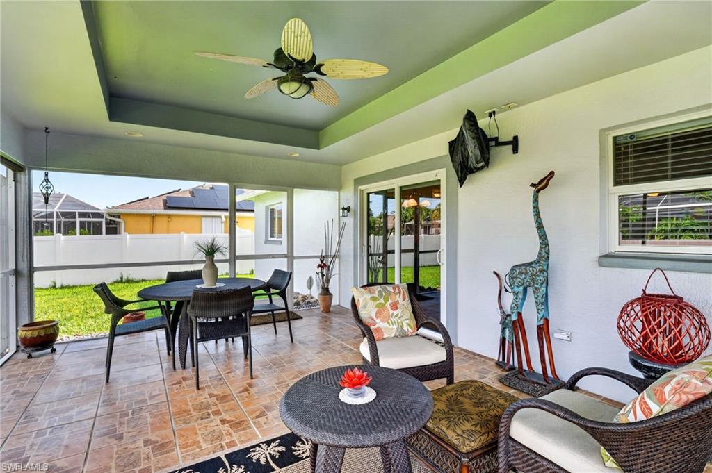 Screened in Lanai with tile floor