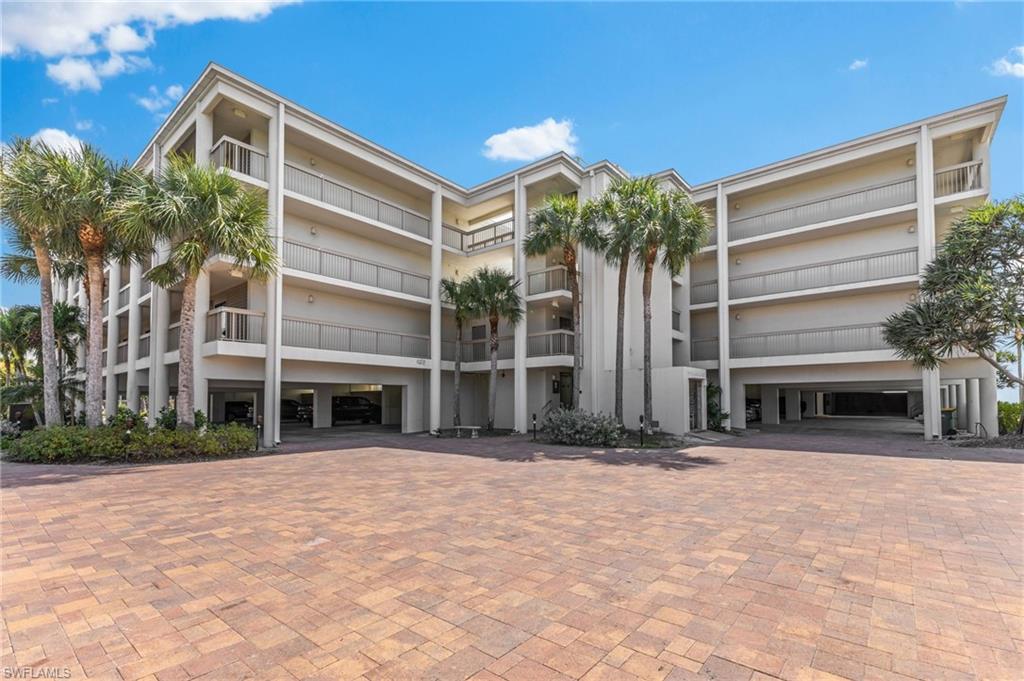 View of apartment building / complex
