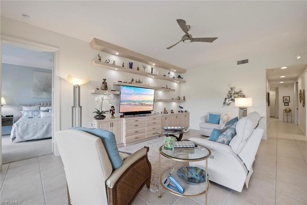 729 Regency Reserve CIR 5501 photo 9