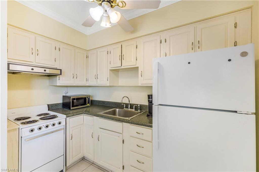 190 Collier BLVD S9 photo 7