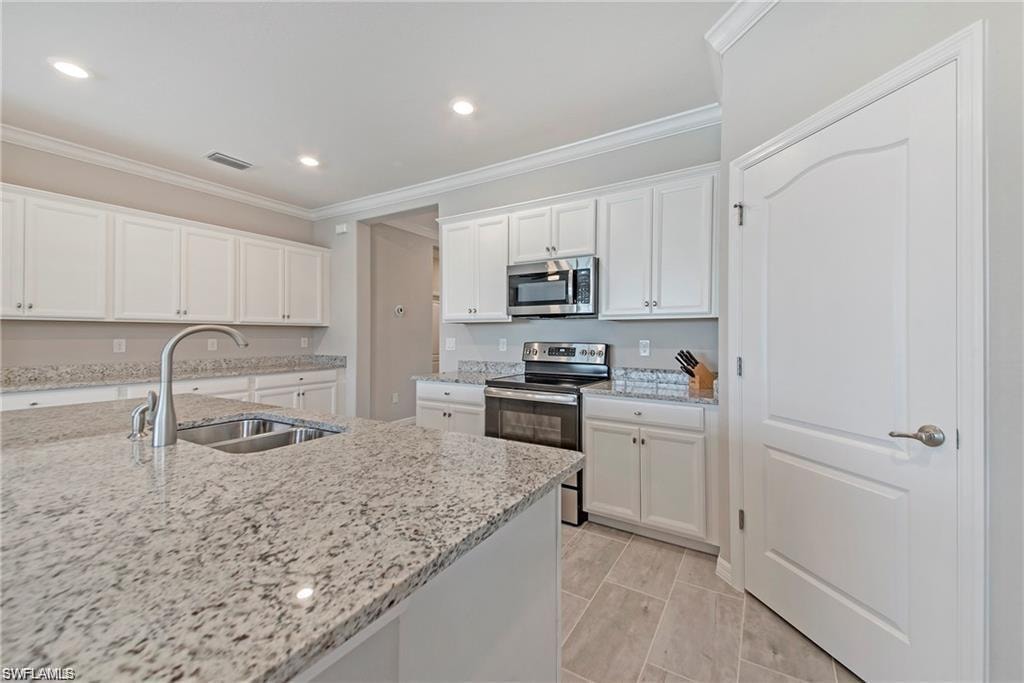 10284 Livorno DR photo 6
