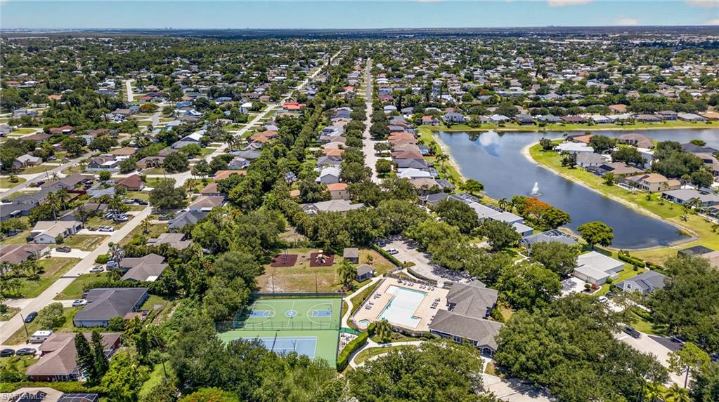 Lakes at Three oaks Amenities