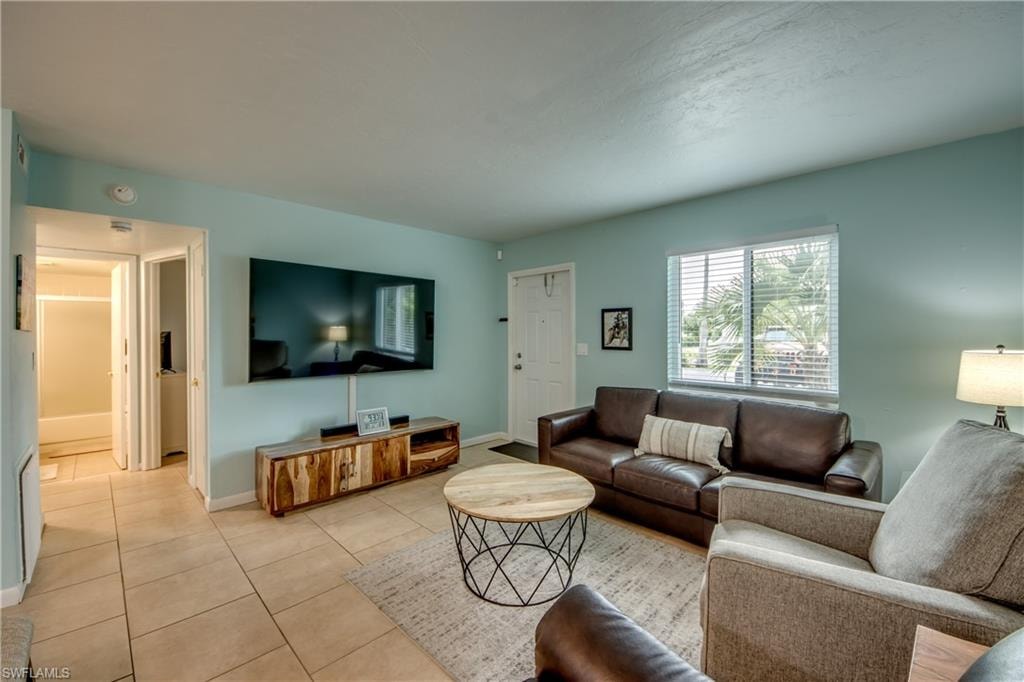 4904 Vincennes CT 108