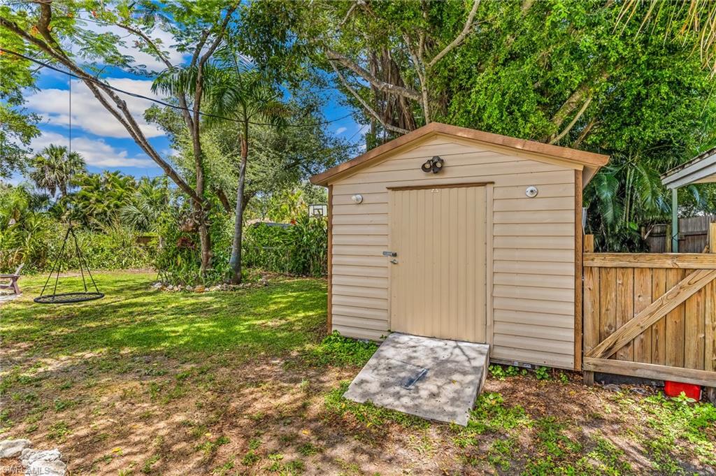 1717 Sunset PL photo 22
