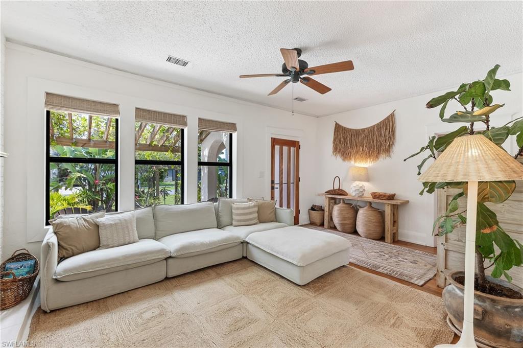 1717 Sunset PL