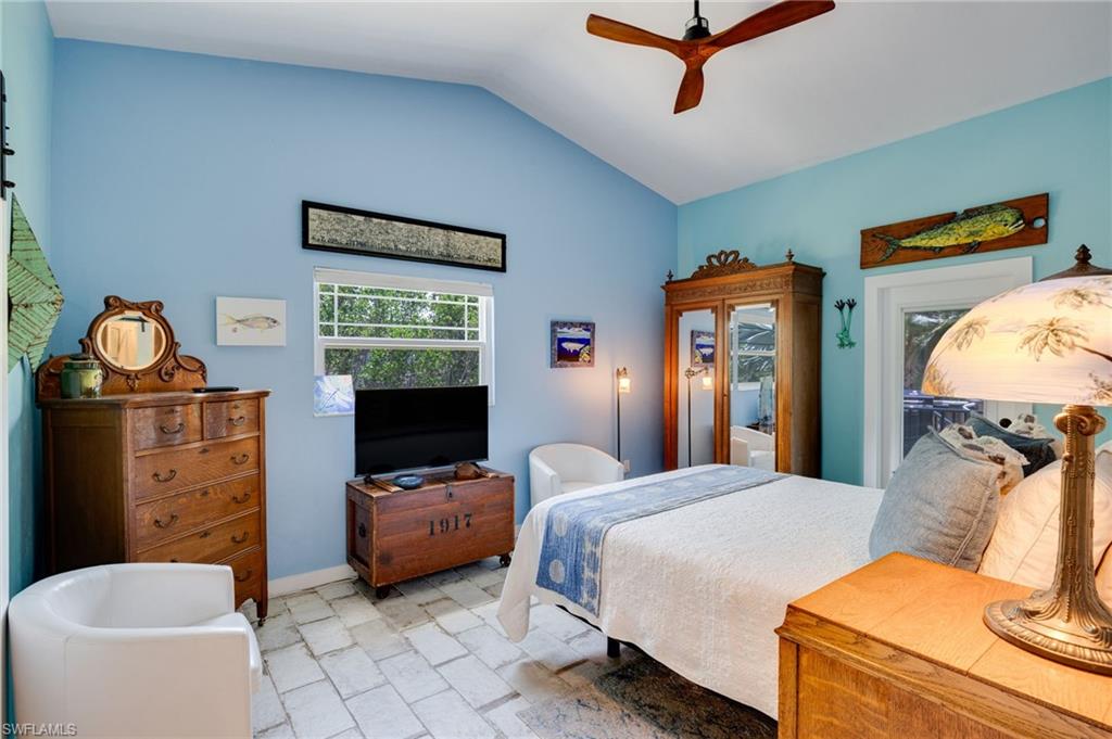 1318 Junonia ST photo 17