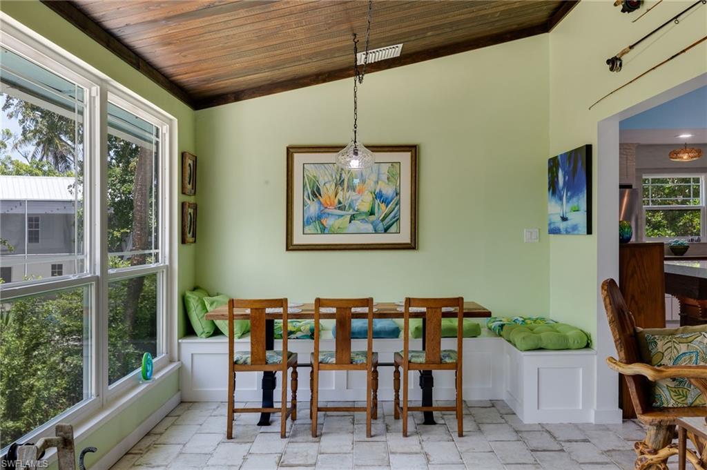1318 Junonia ST photo 9