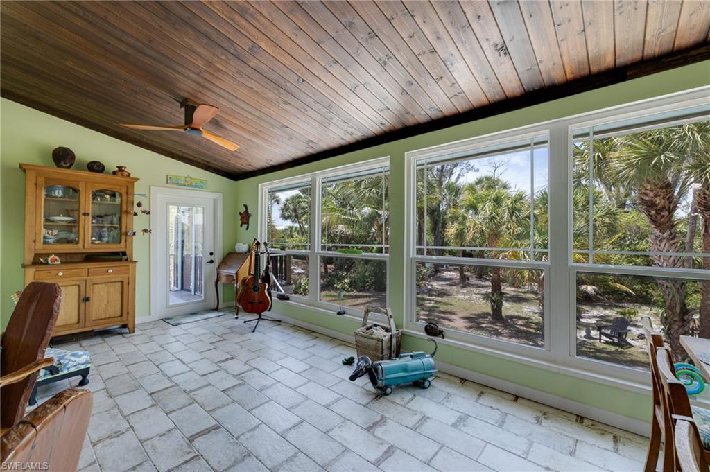 1318 Junonia ST photo 10