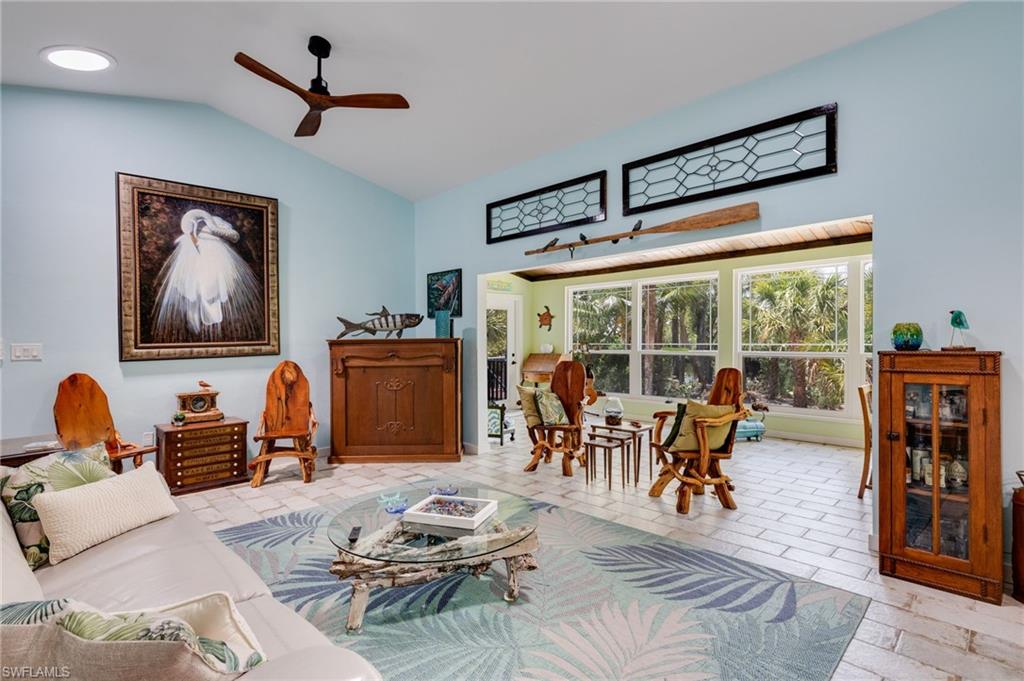 1318 Junonia ST photo 8