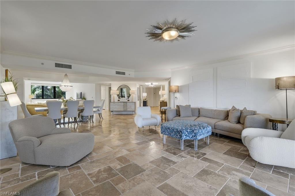 6597 Nicholas BLVD 306