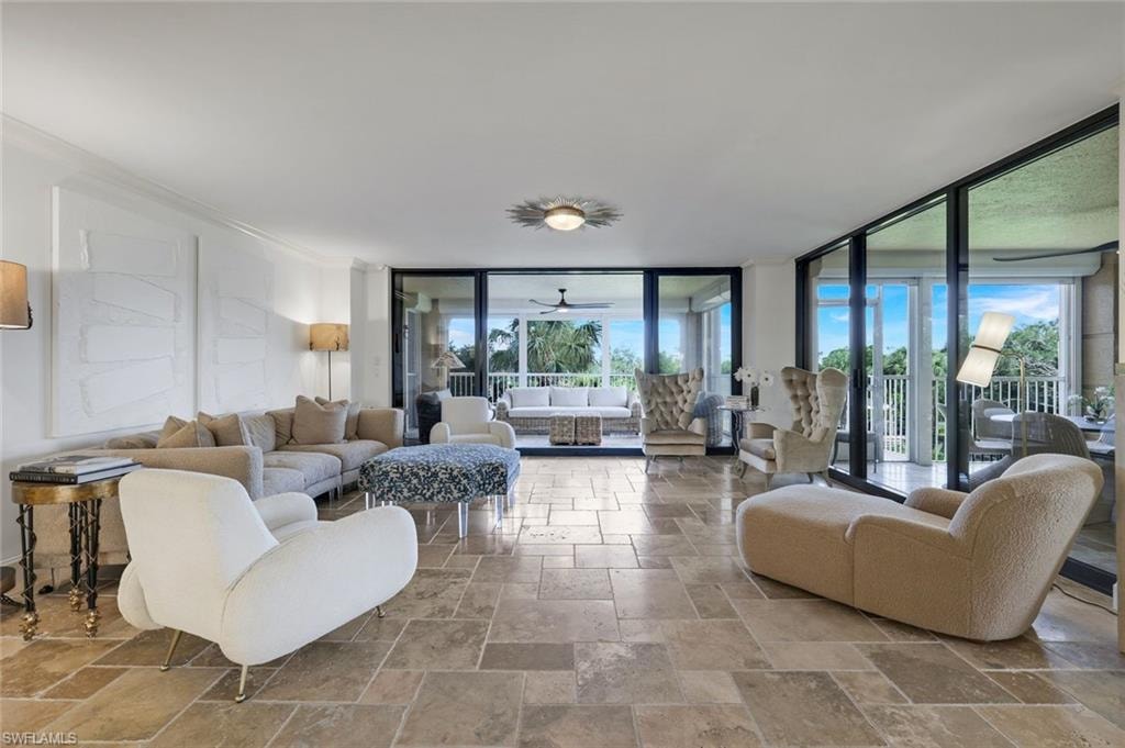 6597 Nicholas BLVD 306