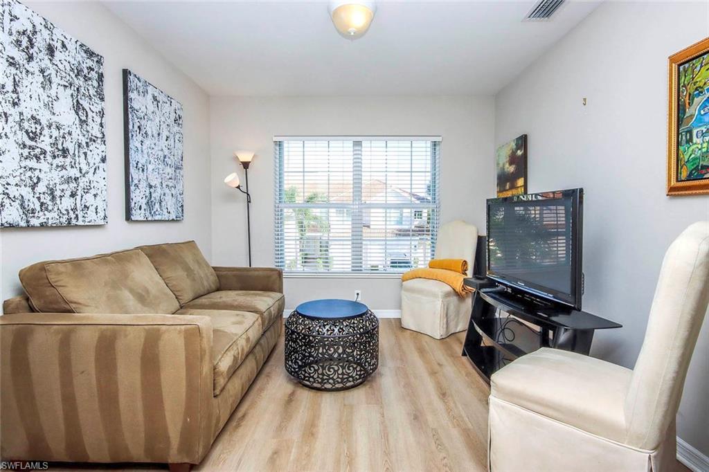 Den/third bedroom