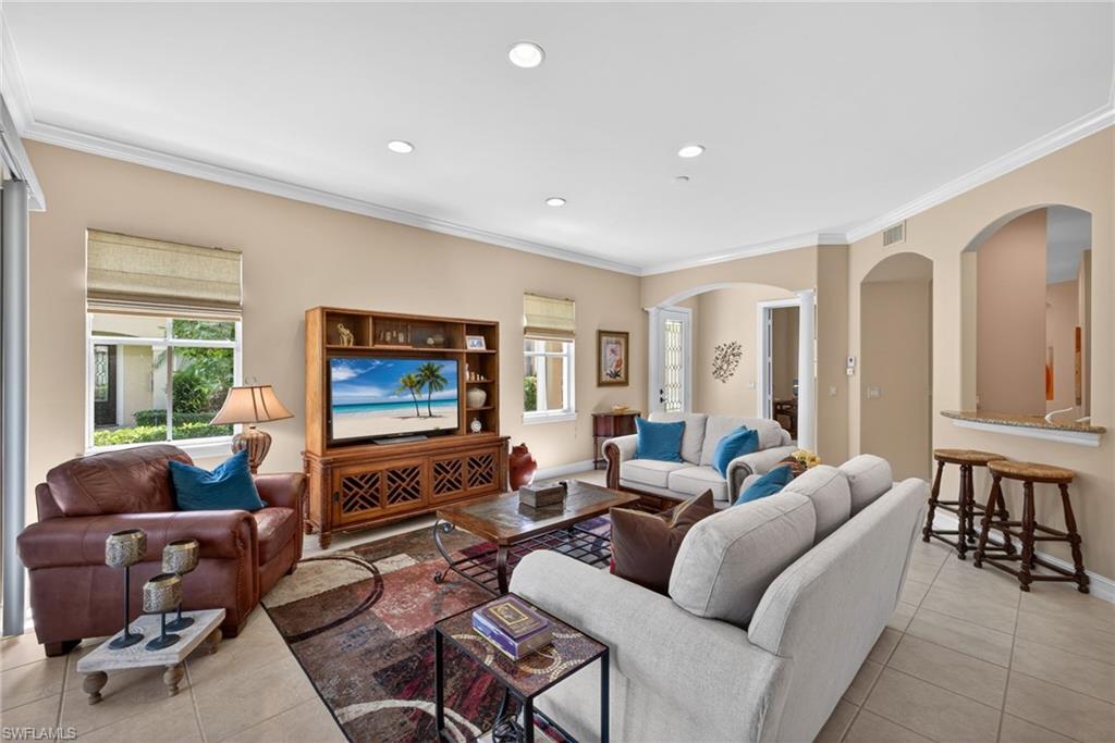 2638 BOLERO DR 401 photo 6