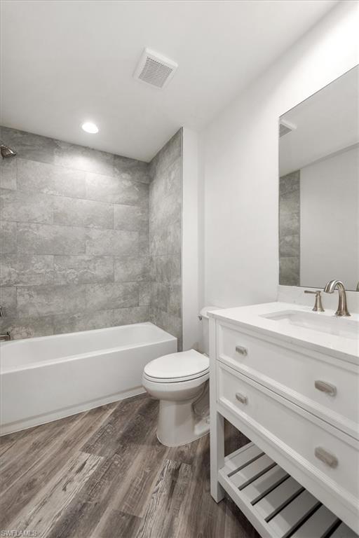 View 2 of the guest bathroom.