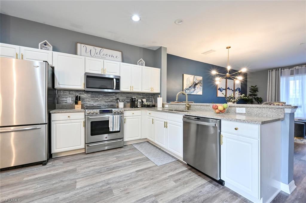 981 Hampton CIR 119 photo 9