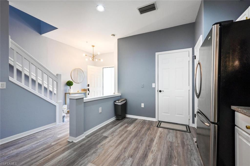 981 Hampton CIR 119 photo 10