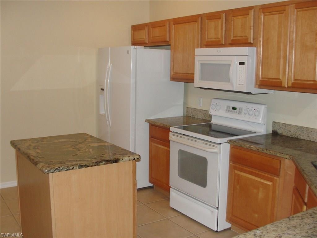 1295 Henley ST 1204 photo 12