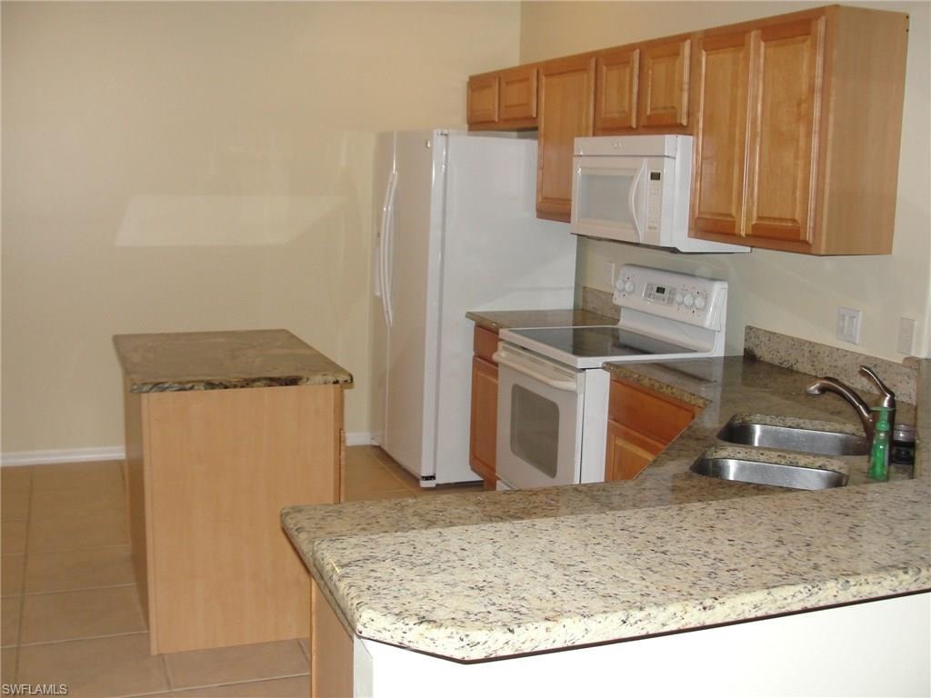 1295 Henley ST 1204