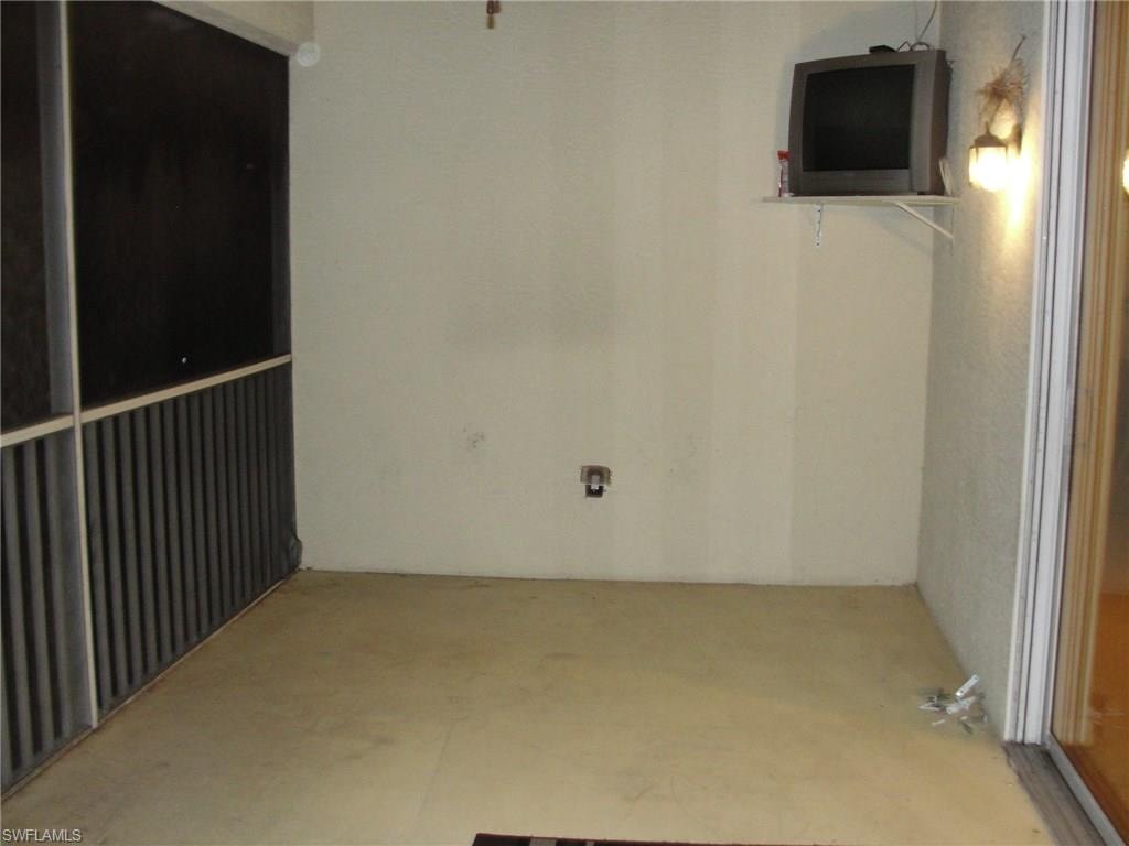 1295 Henley ST 1204 photo 18