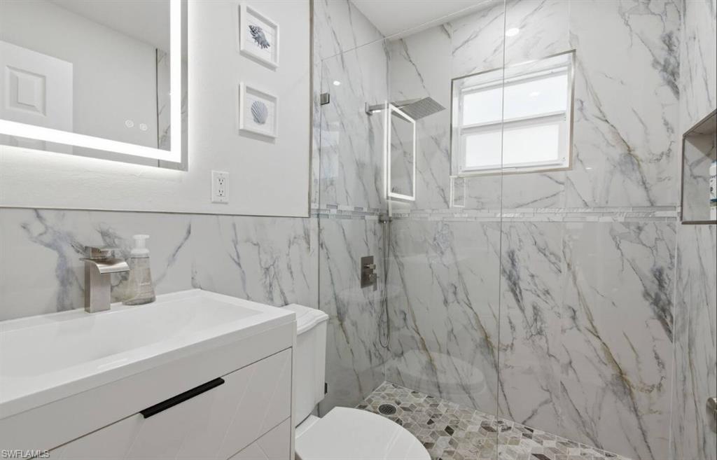 2147 Washington AVE A photo 22