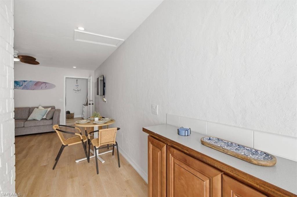 2147 Washington AVE B photo 13