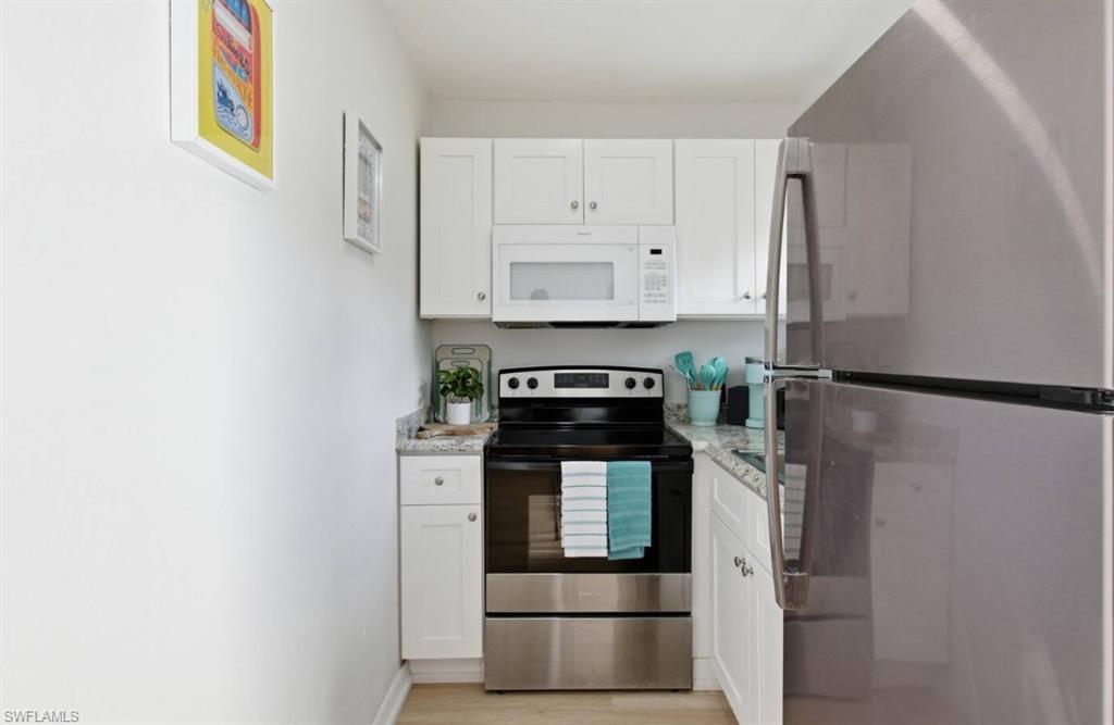 2147 Washington AVE B photo 9