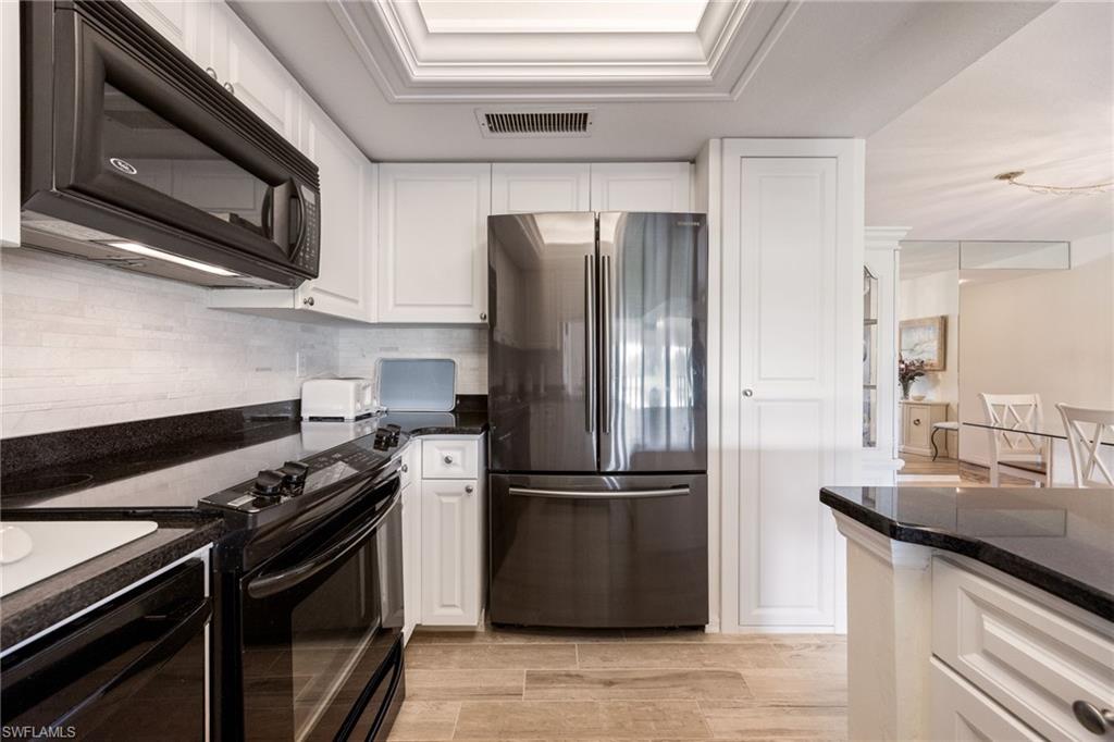 5905 Trailwinds DR 812 photo 18