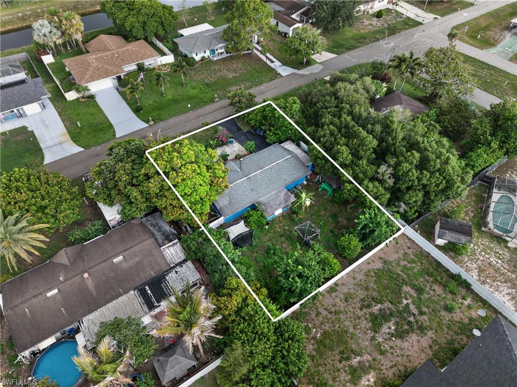 208 Redcliff AVE photo 18