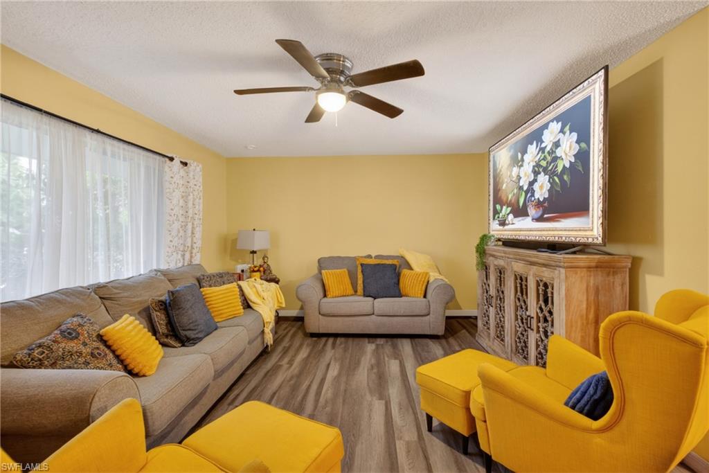 208 Redcliff AVE photo 8