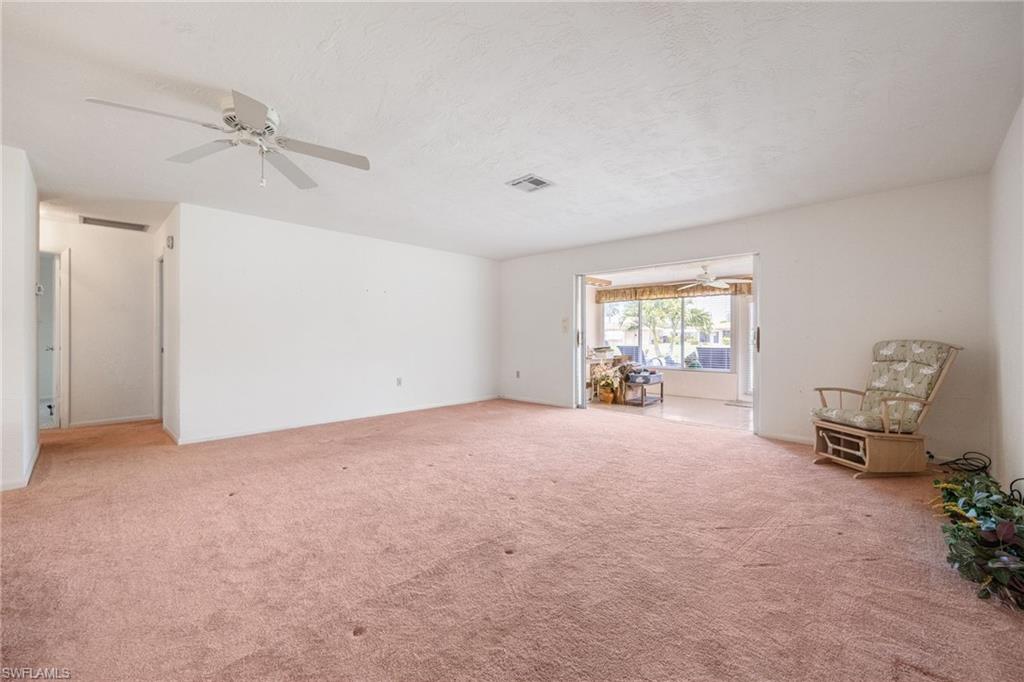 5585 Hamlet LN photo 21