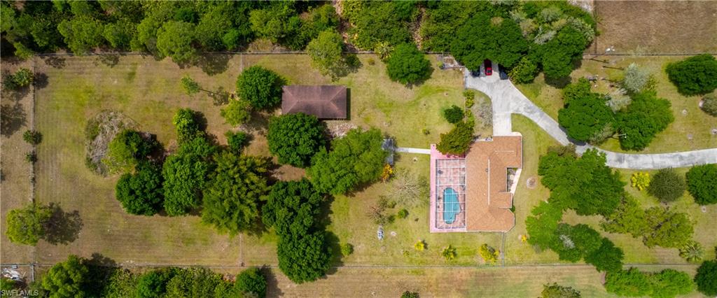 Birds eye view of property