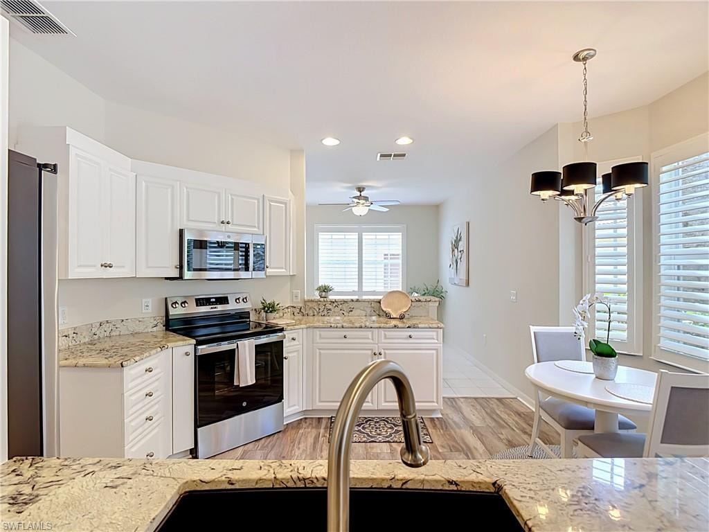 20071 Seagrove ST 1001 photo 12