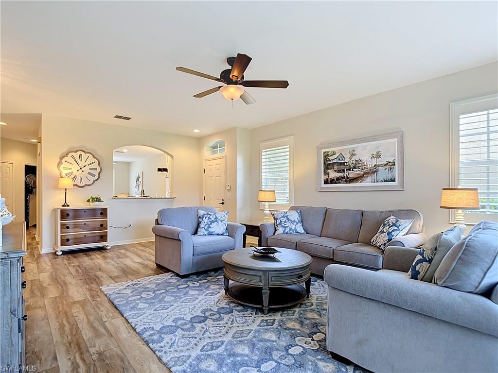 20071 Seagrove ST 1001 photo 10
