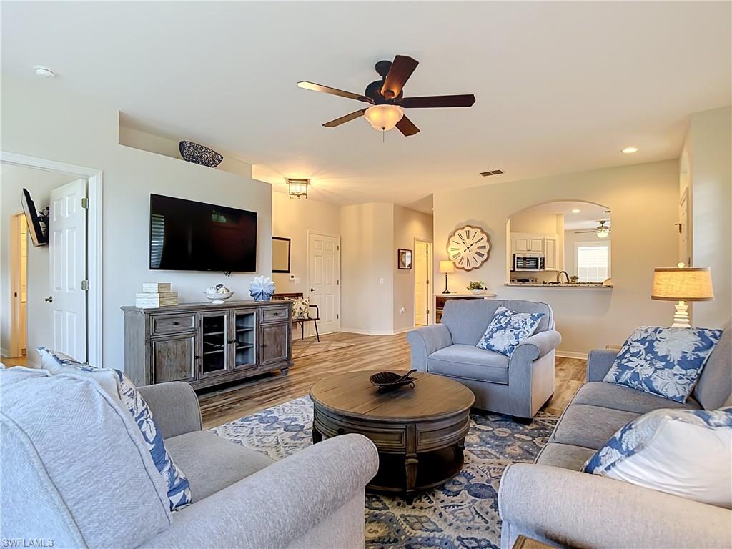 20071 Seagrove ST 1001 photo 11