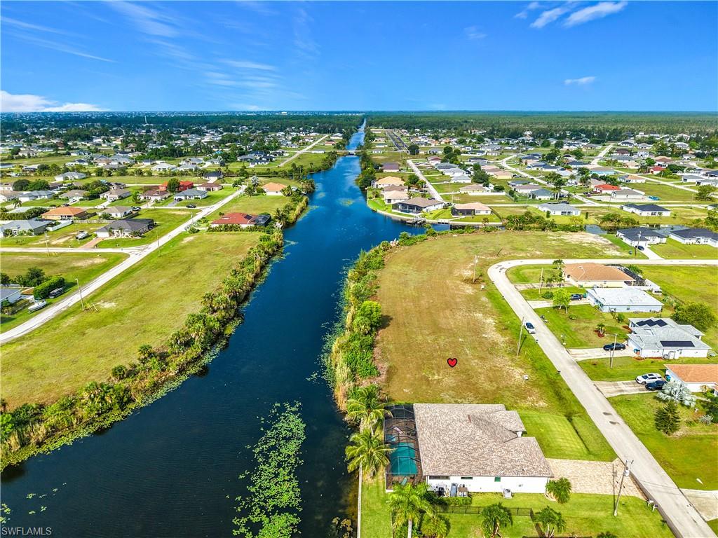 Expansive vacant land parcel featuring water frontage