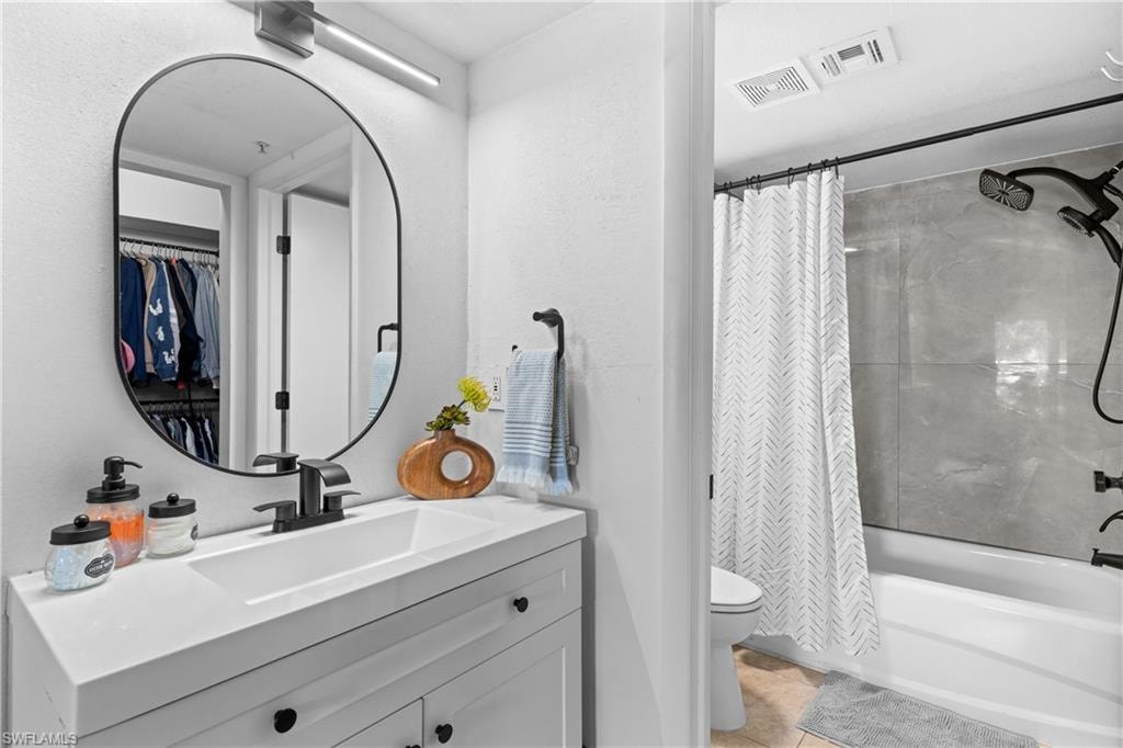 8225 Ibis Club DR 204 photo 24