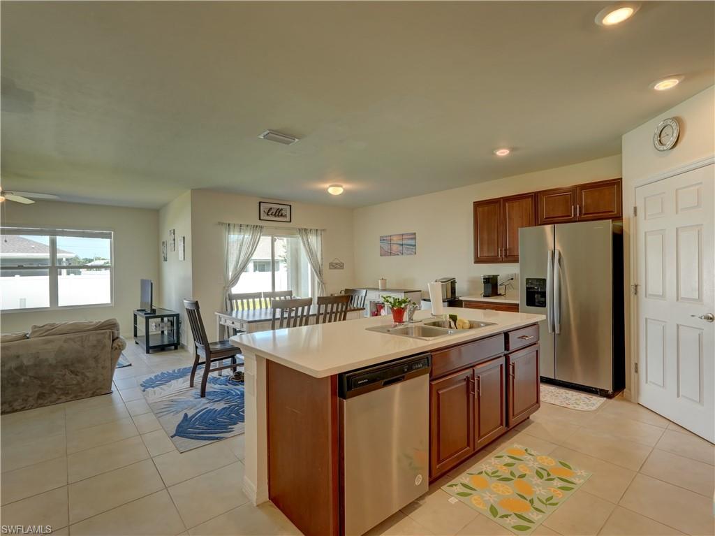 328 SW 24th PL photo 23