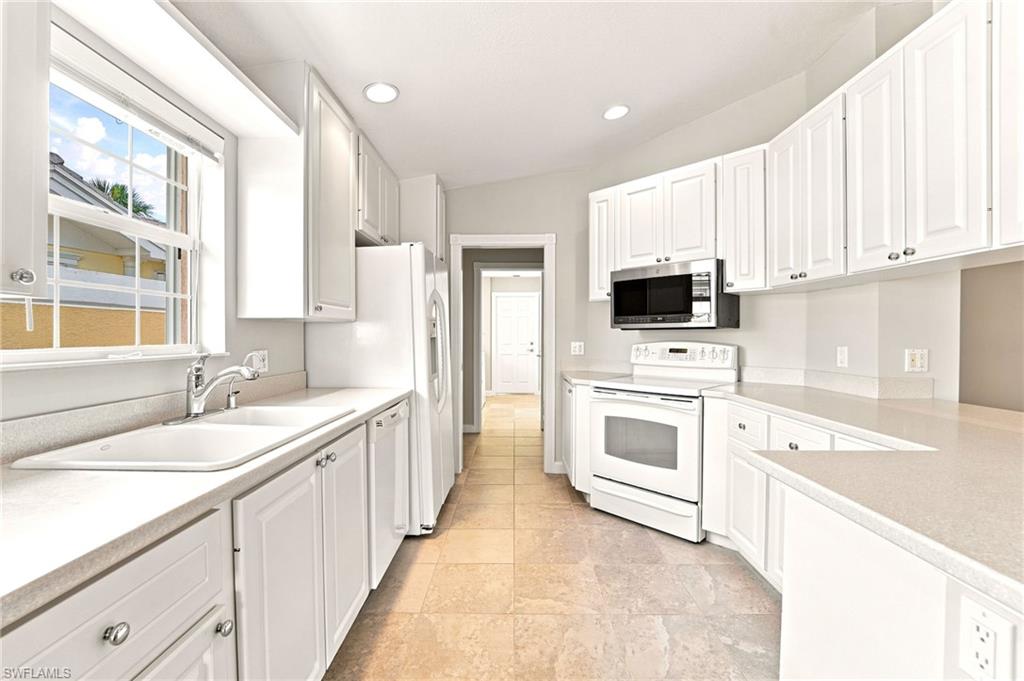 8141 Xenia LN
