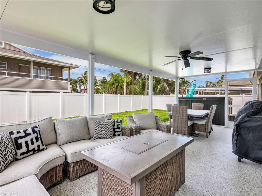 195 Hibiscus DR photo 27