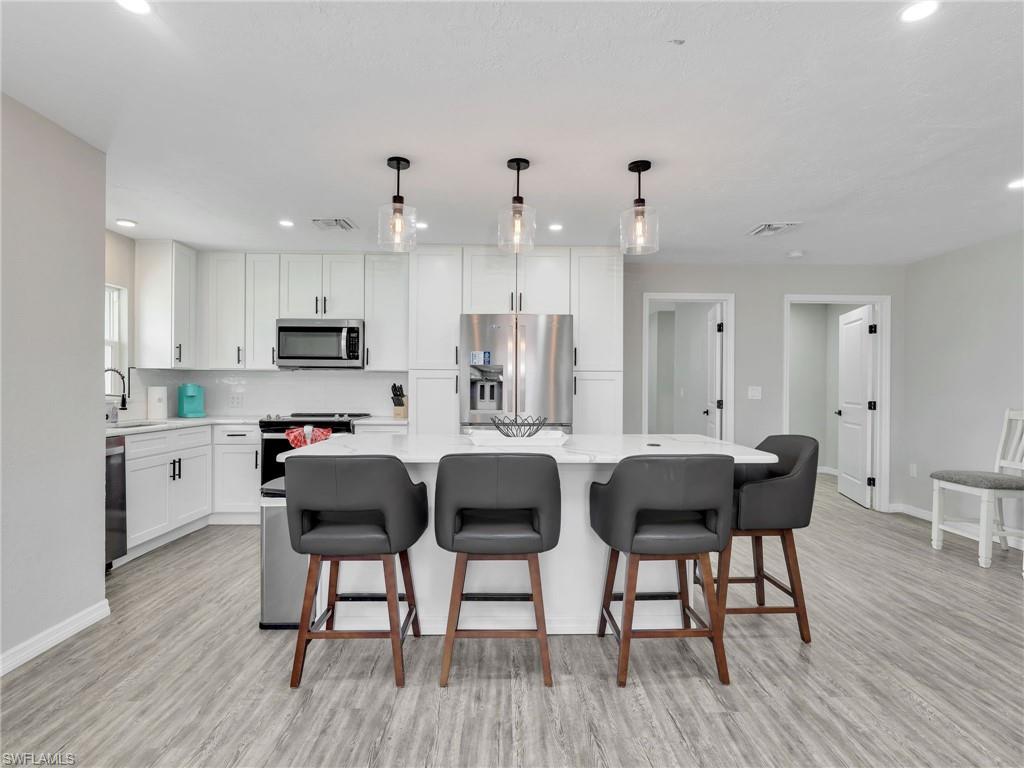 195 Hibiscus DR