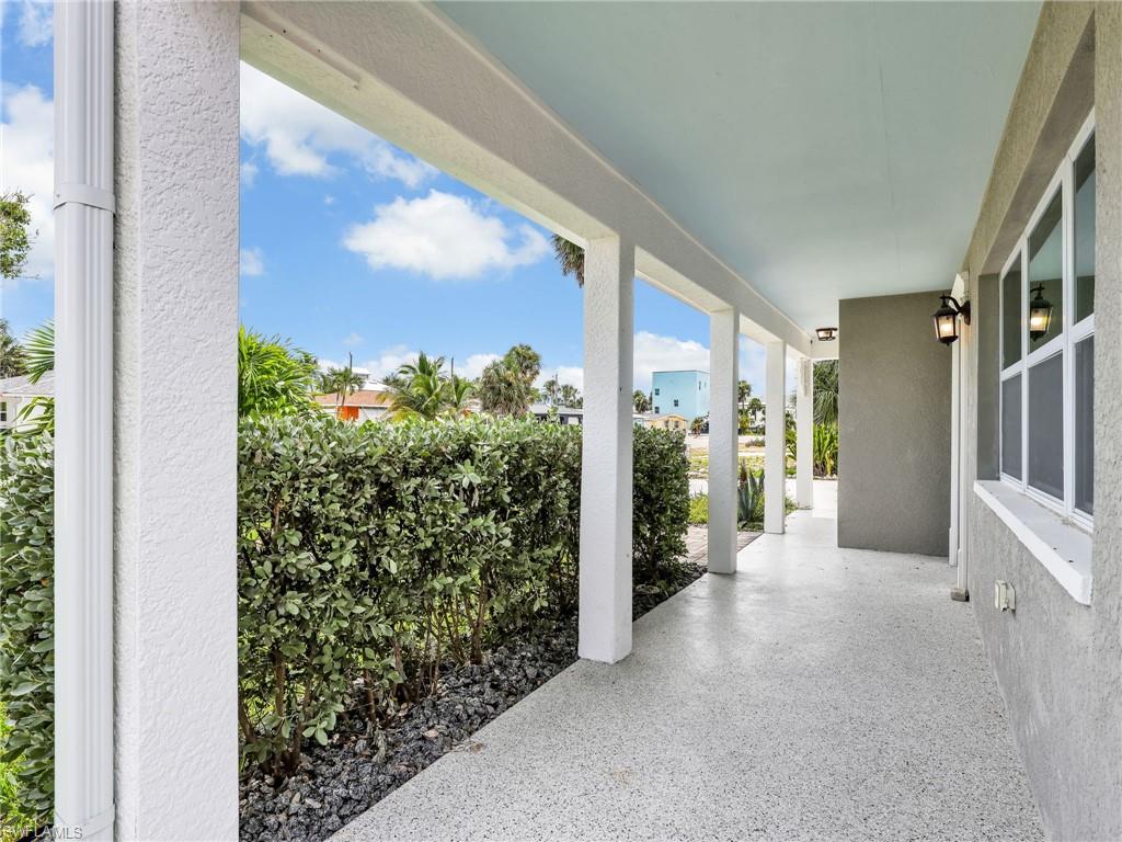 195 Hibiscus DR photo 32