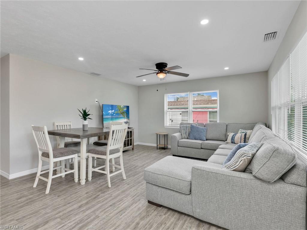 195 Hibiscus DR photo 9