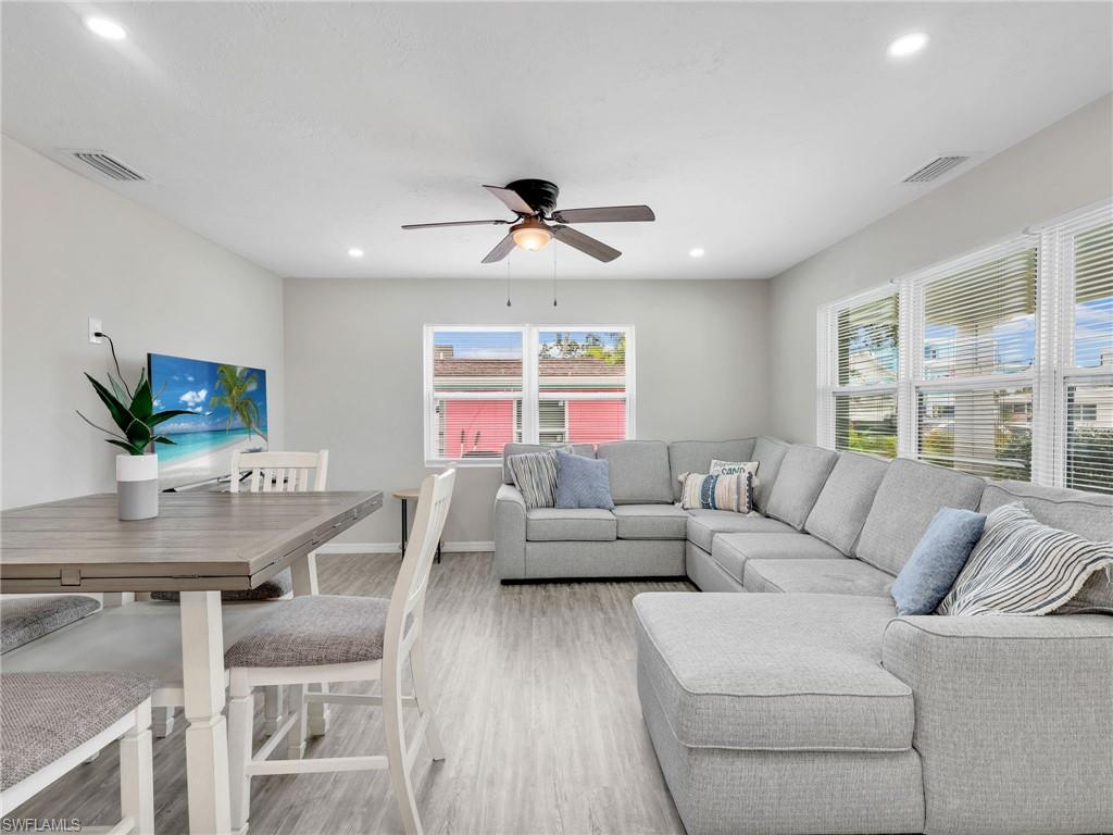 195 Hibiscus DR photo 11