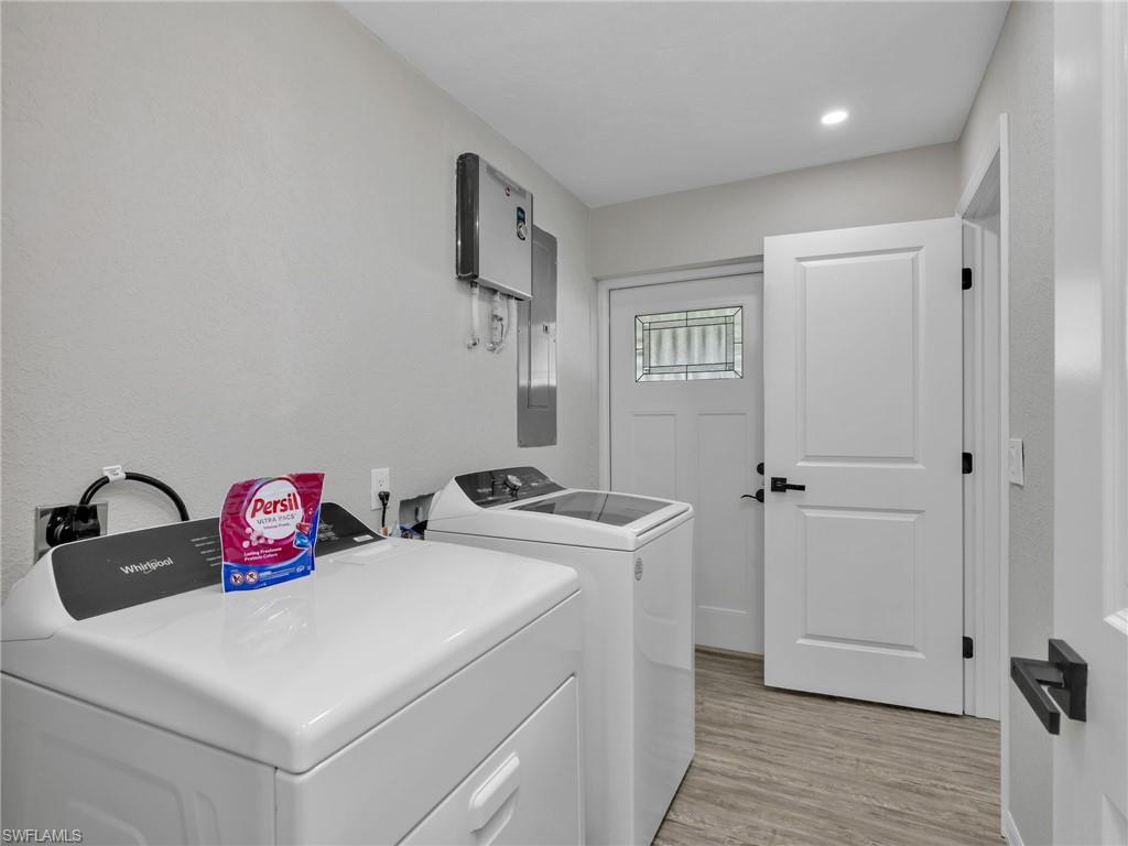195 Hibiscus DR photo 25