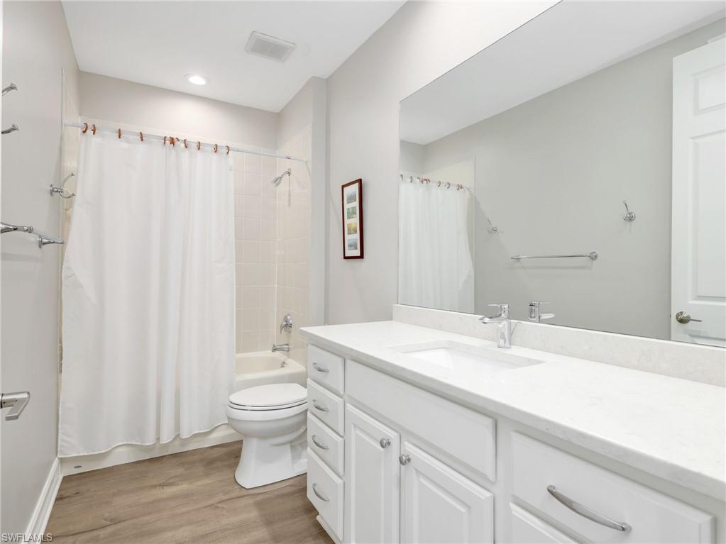 Guest bathroom with tub/shower combo