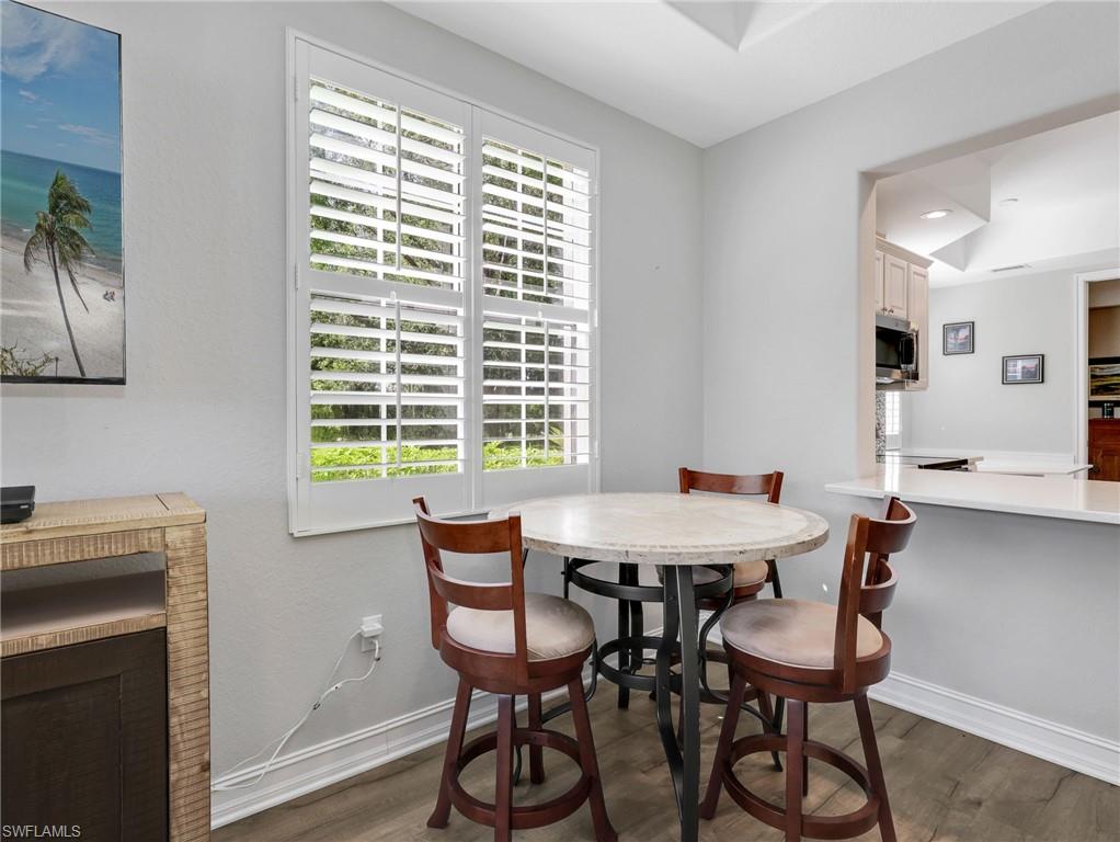 No lack of space for dining !
