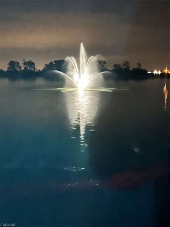 LIT LARGE FOUNTAINSON QUARRY LAKE